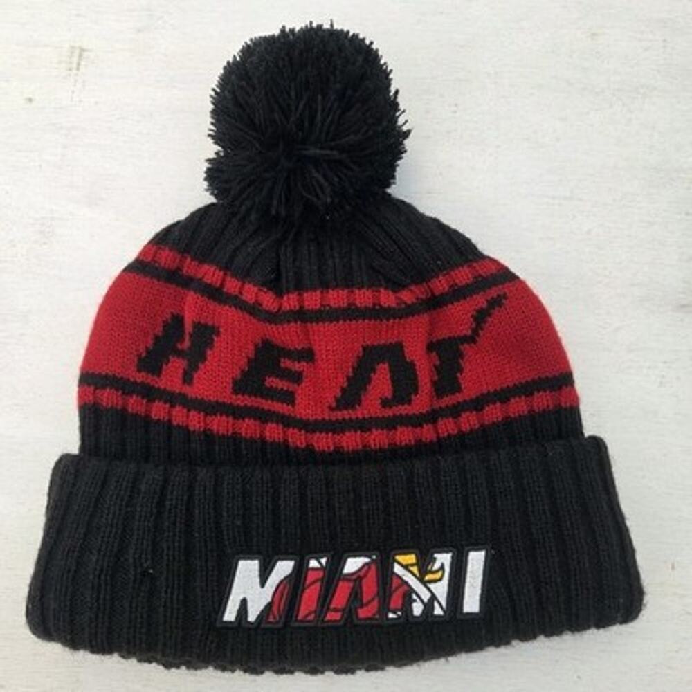 New Era Miami Heat Winter Pom Hat Black Red OSFA NBA